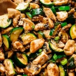 zucchini pilz hähnchen wok