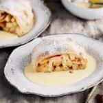 Apfelstrudel mit Vanillesauce