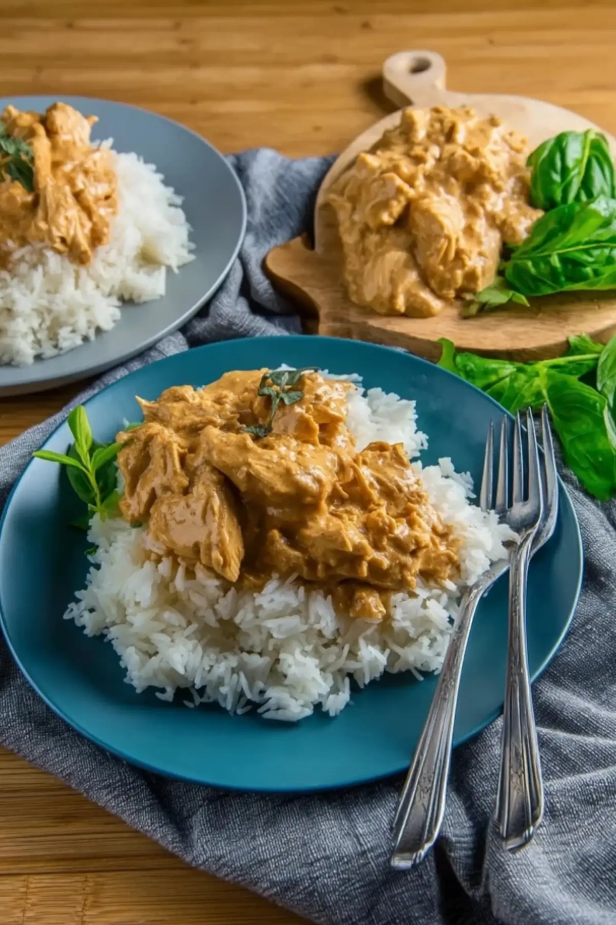 Zartes Hähnchen in cremiger Erdnusssauce