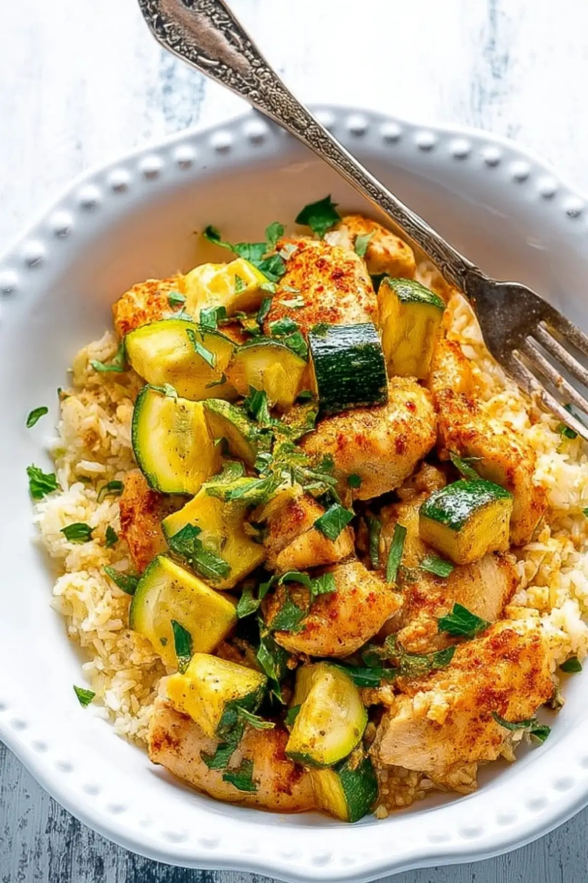 Gebackenes Hähnchen mit Zucchini
