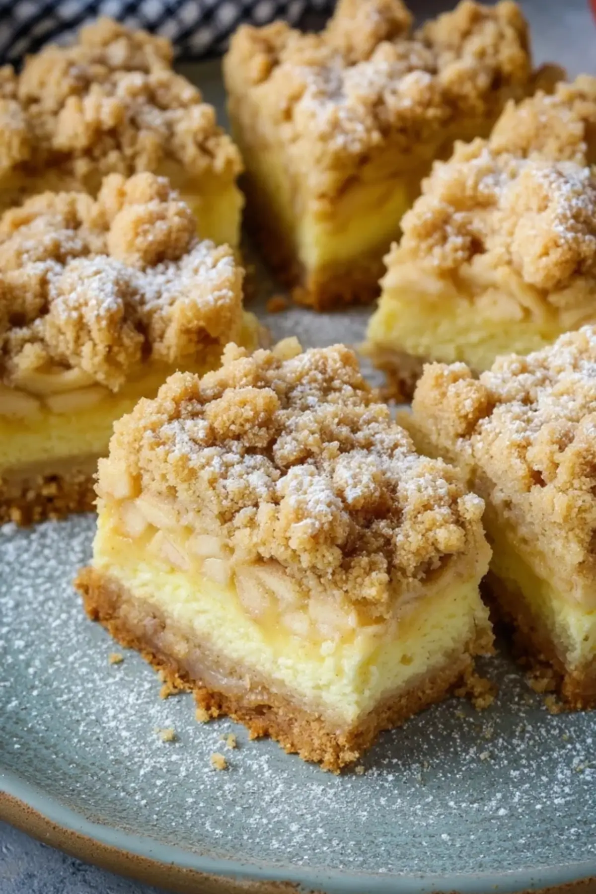 Apfelkuchen mit Pudding und Zimtstreuseln