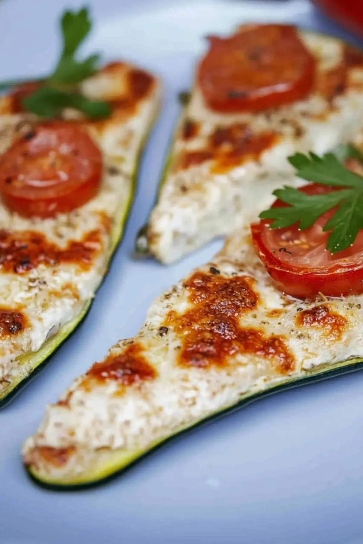 gebackene zucchini mit tomaten