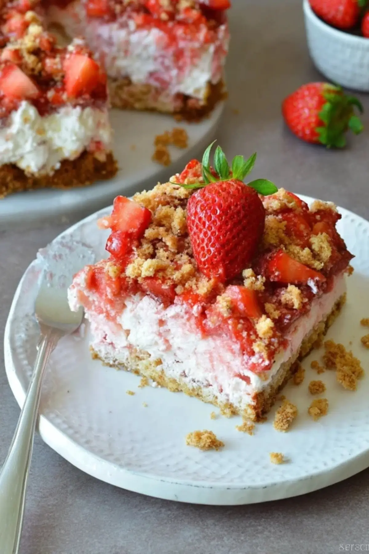 erdbeer crunch poke kuchen
