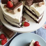 kinder schokolade torte mit erdbeeren