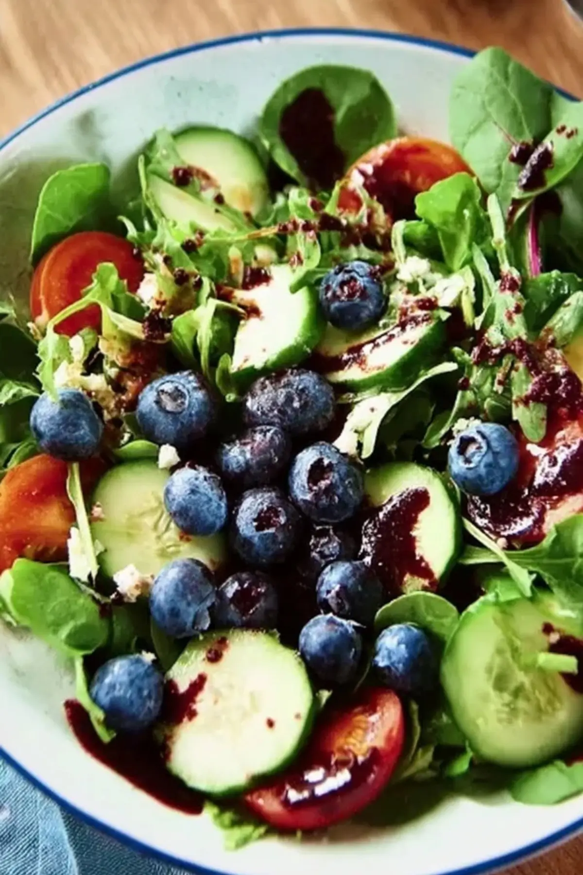 Salat mit Heidelbeeren