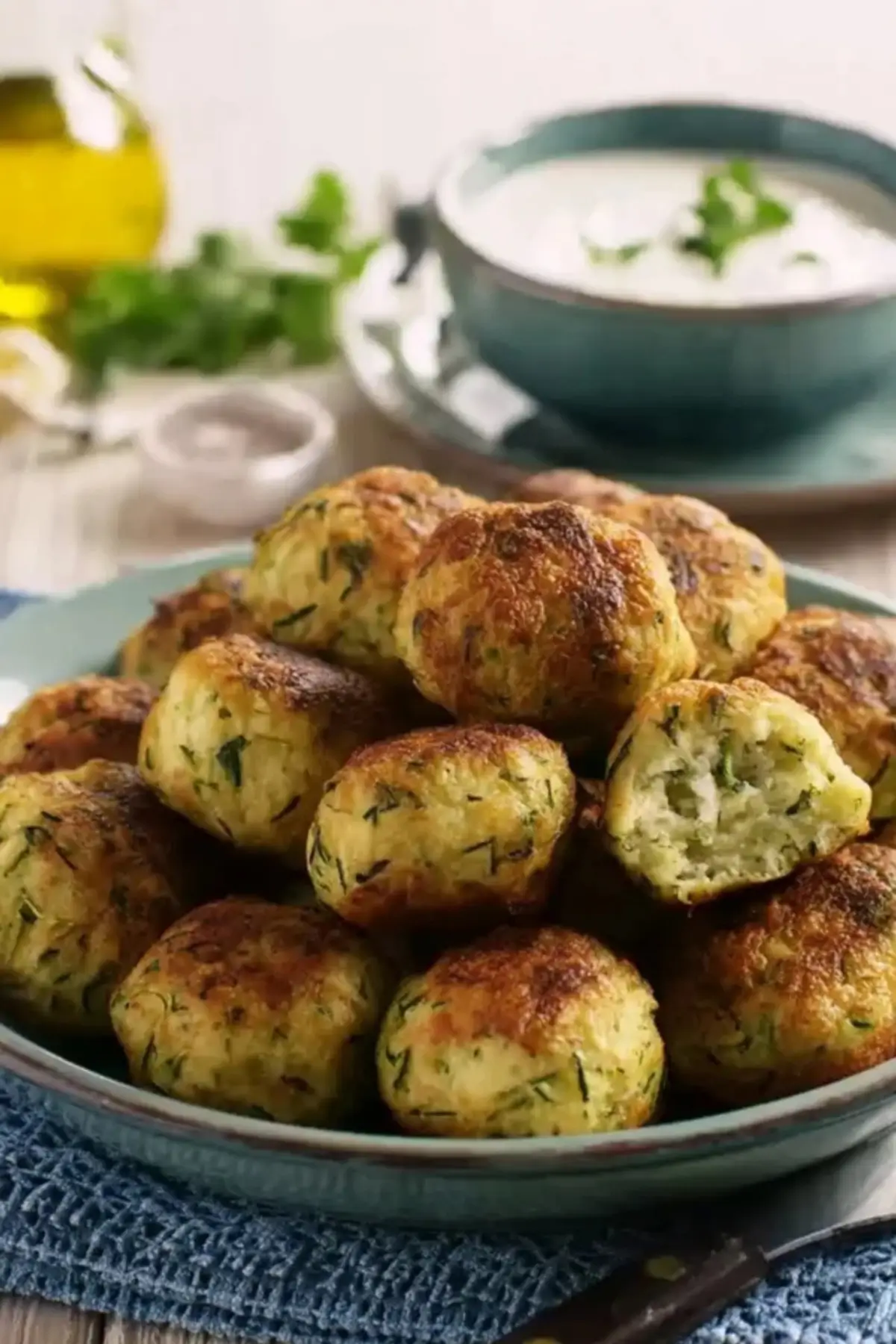 Kolokithokeftedes – Zucchini Bällchen auf griechische Art - Muma’s Kitchen