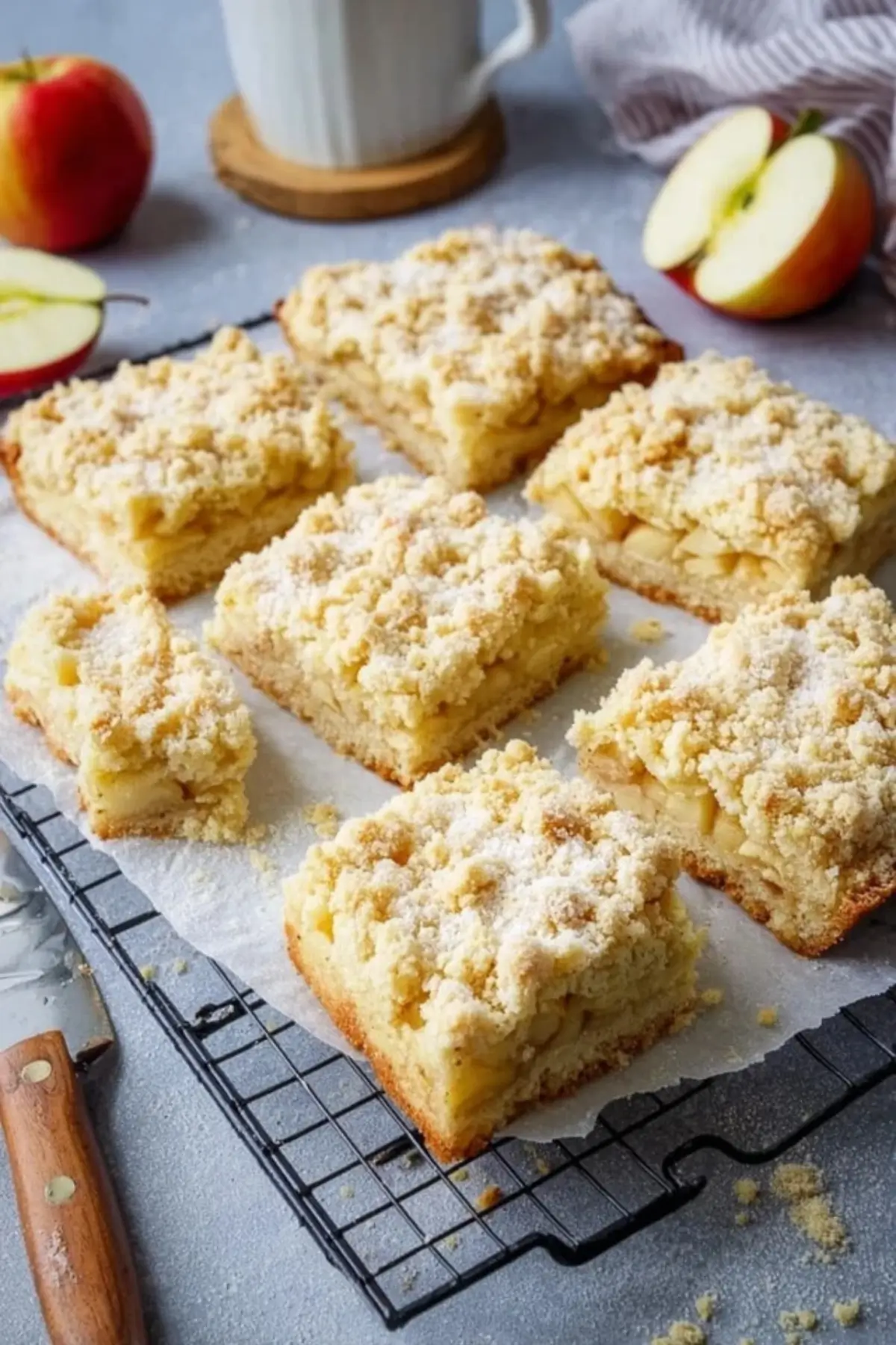 Apfelkuchen vom Blech mit Streusel