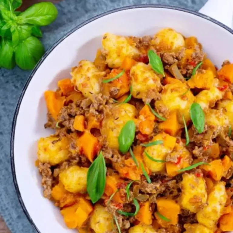 Gnocchi-Pfanne mit Hackfleisch und Kürbis