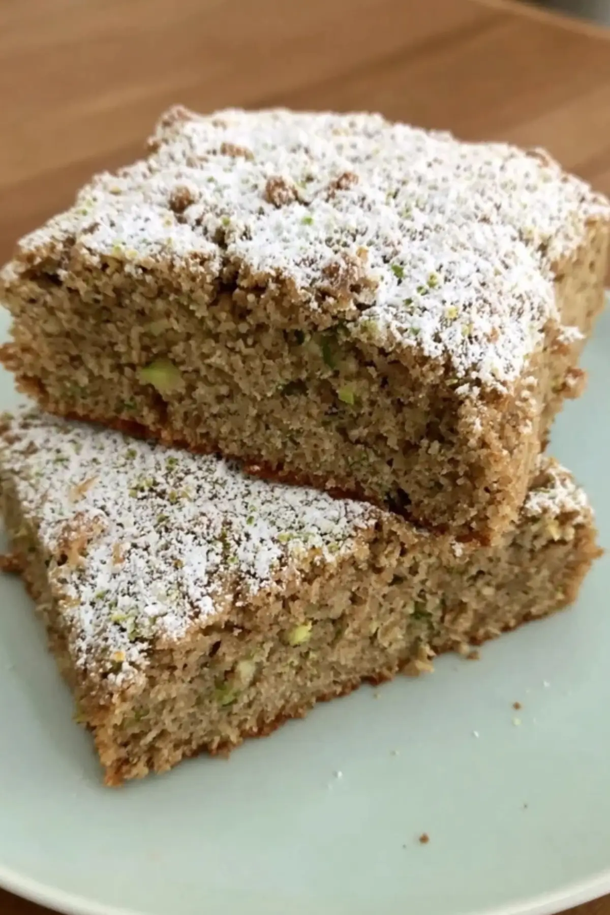 Saftiger Zucchini-Nuss-Kuchen – 1 Rezept für einen saftigen Genuss ...