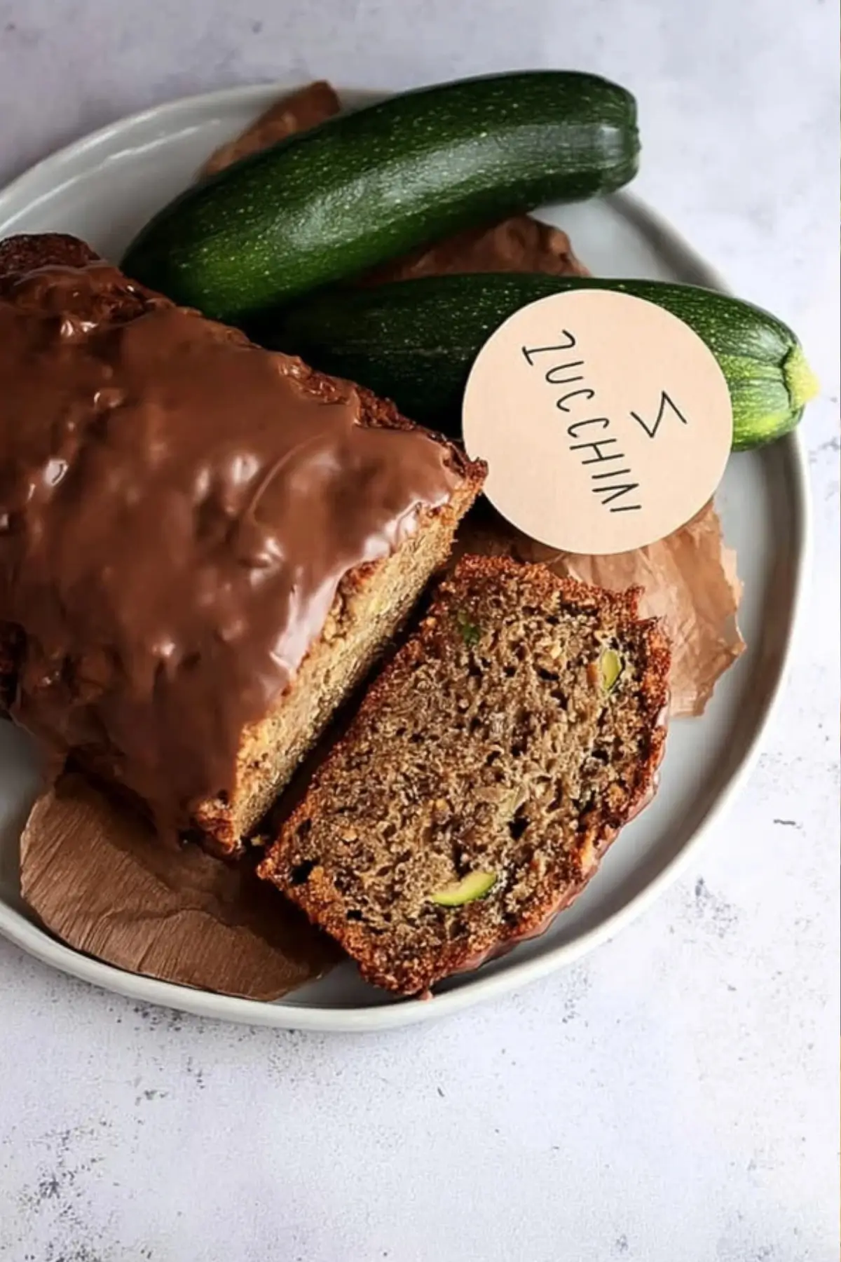 Zucchinikuchen mit Schoko & Nuss