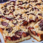 Zwetschgenkuchen mit Hefeteig und Streuseln