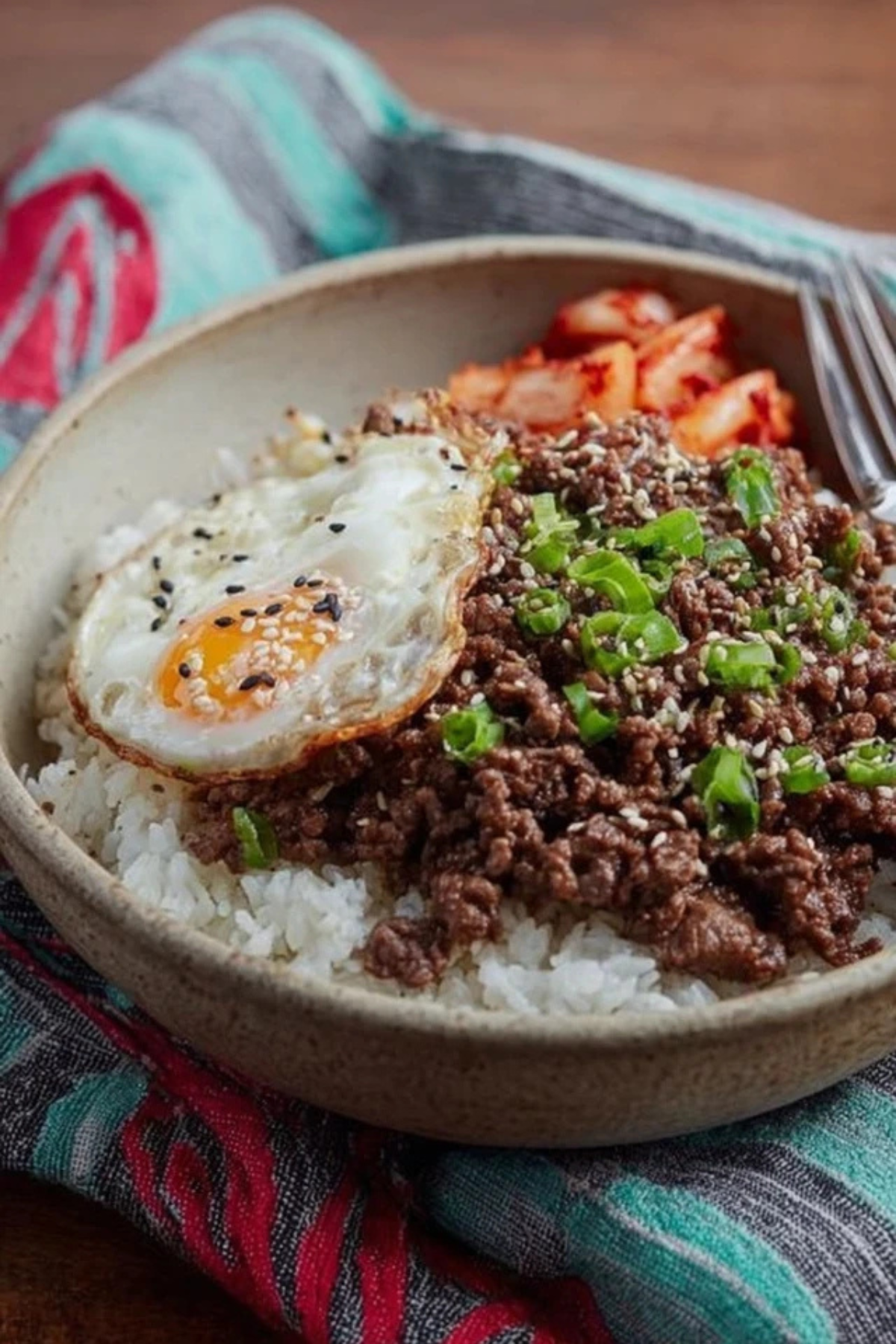 Koreanische Rindfleisch-Bowl mit Sesam