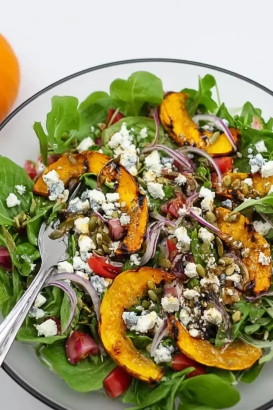 Kürbis-Feldsalat mit Feta
