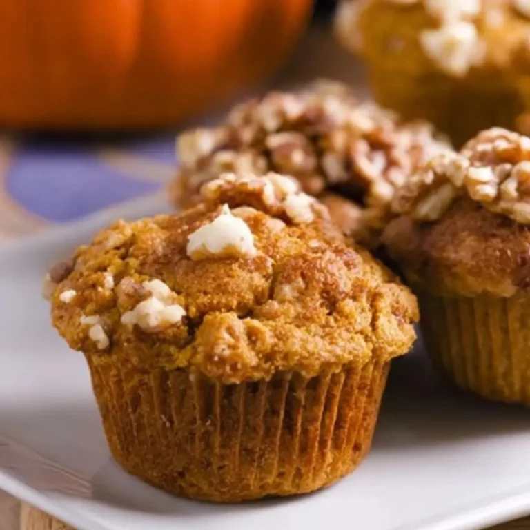 Kürbis-Frischkäse-Muffins mit Walnüssen