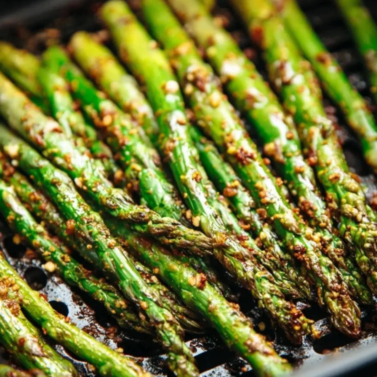 grüner Spargel im Airfryer