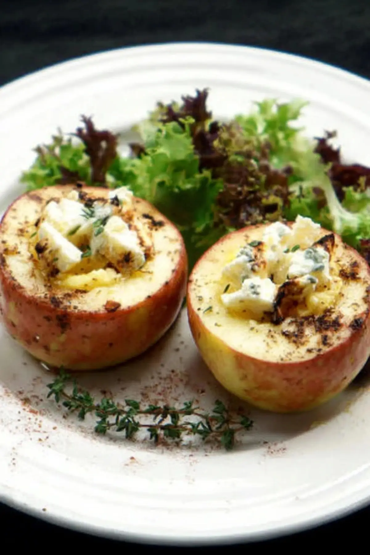 Äpfel mit Ziegenkäsefüllung – Herzhaft-süße Vorspeise für besondere ...