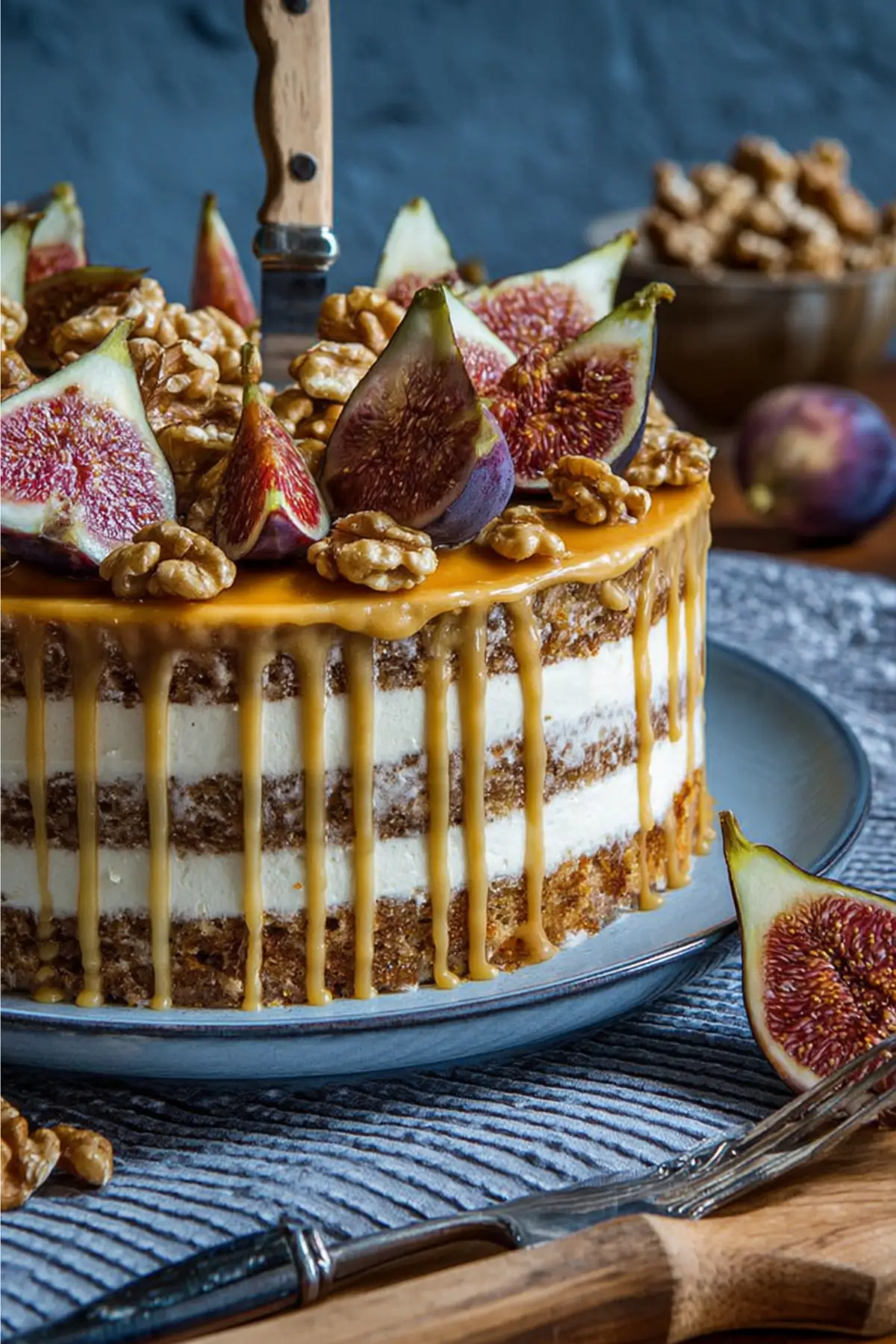 Feigen-Walnuss-Torte mit Honig-Ziegenkäse-Mousse