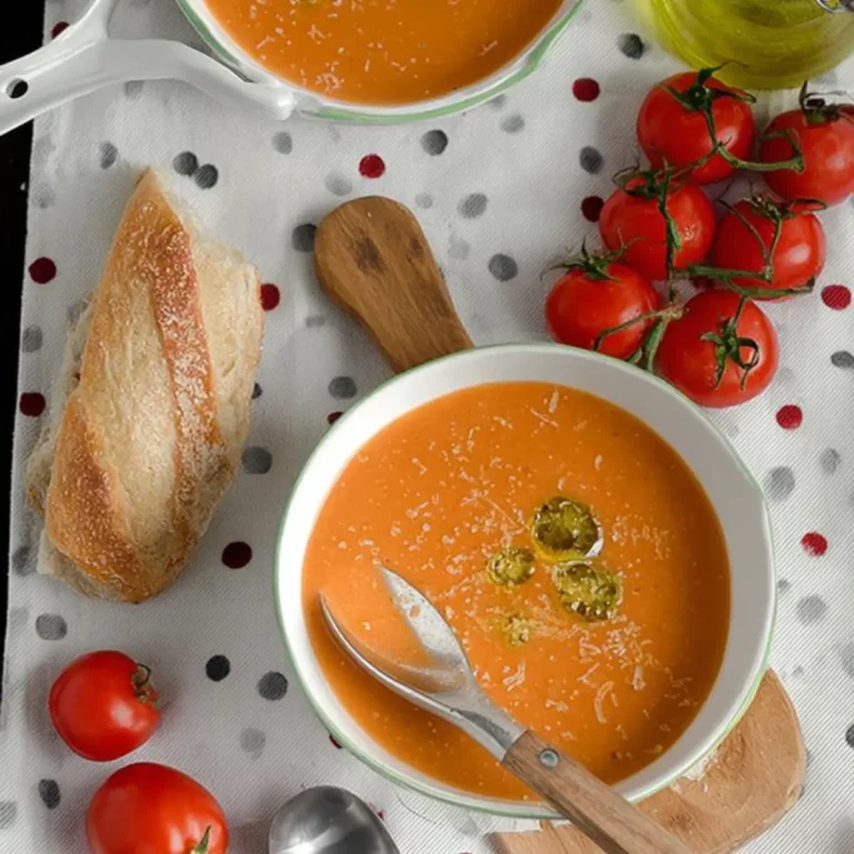 Italienische Tomaten-Parmesan-Suppe