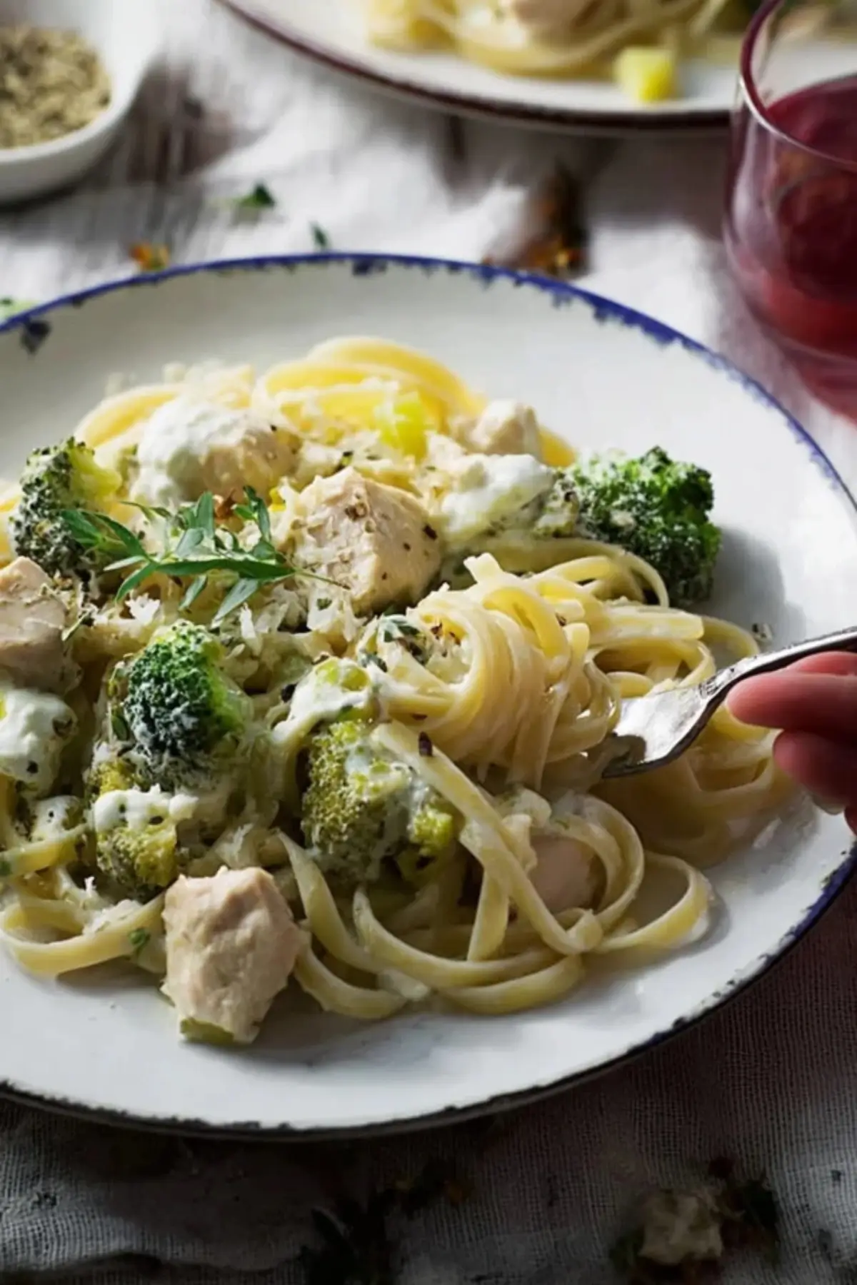 Cremige Pasta mit Hähnchen und Brokkoli