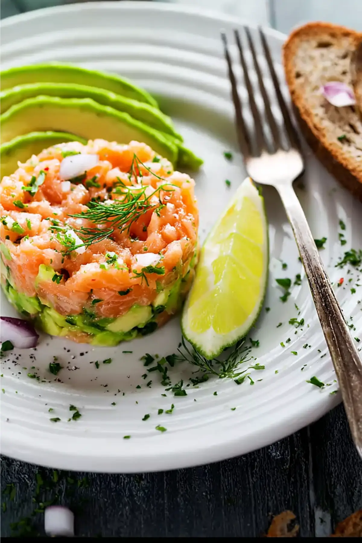 Göttliches Lachstatar mit Avocado