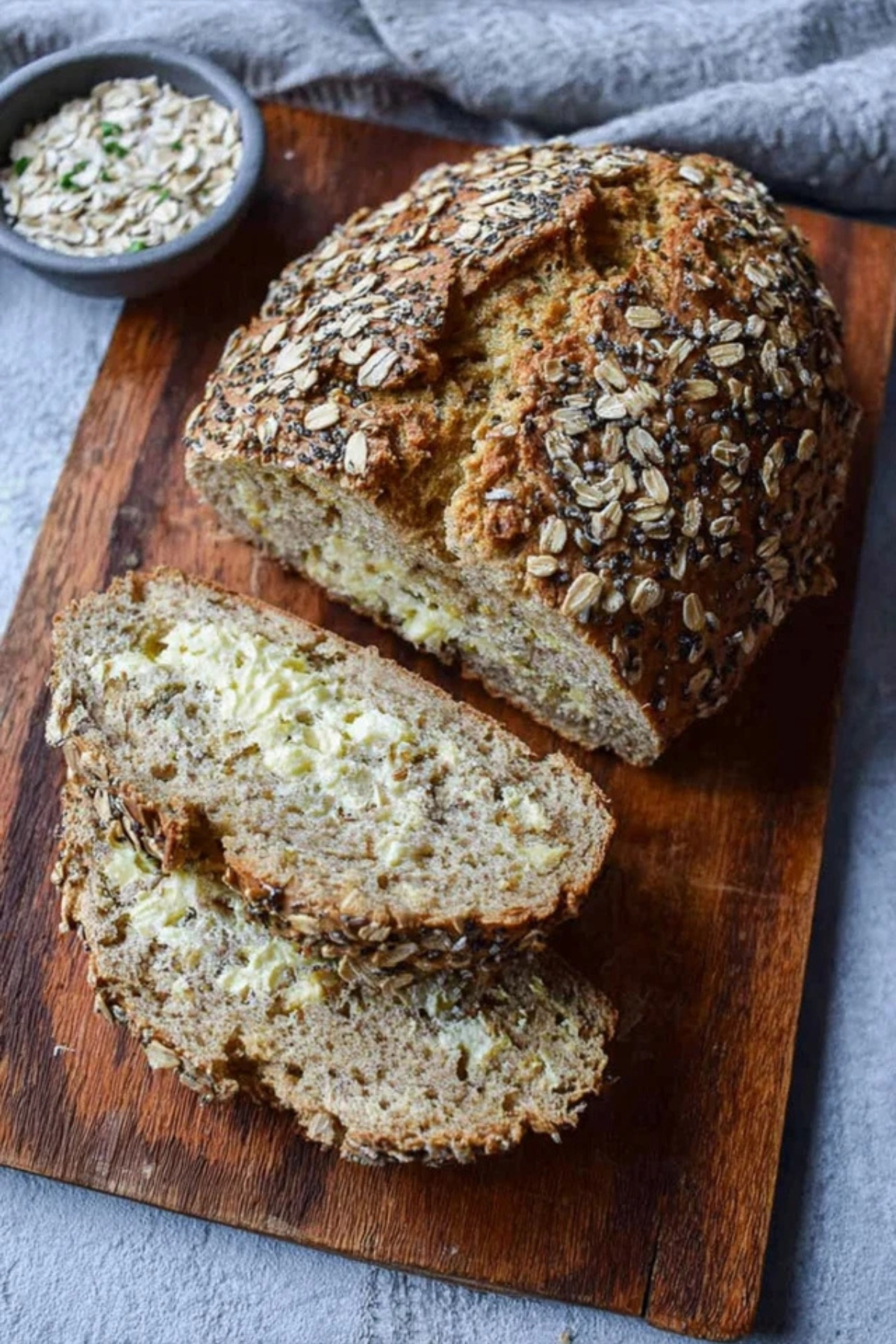 Haferflockenbrot mit Quark