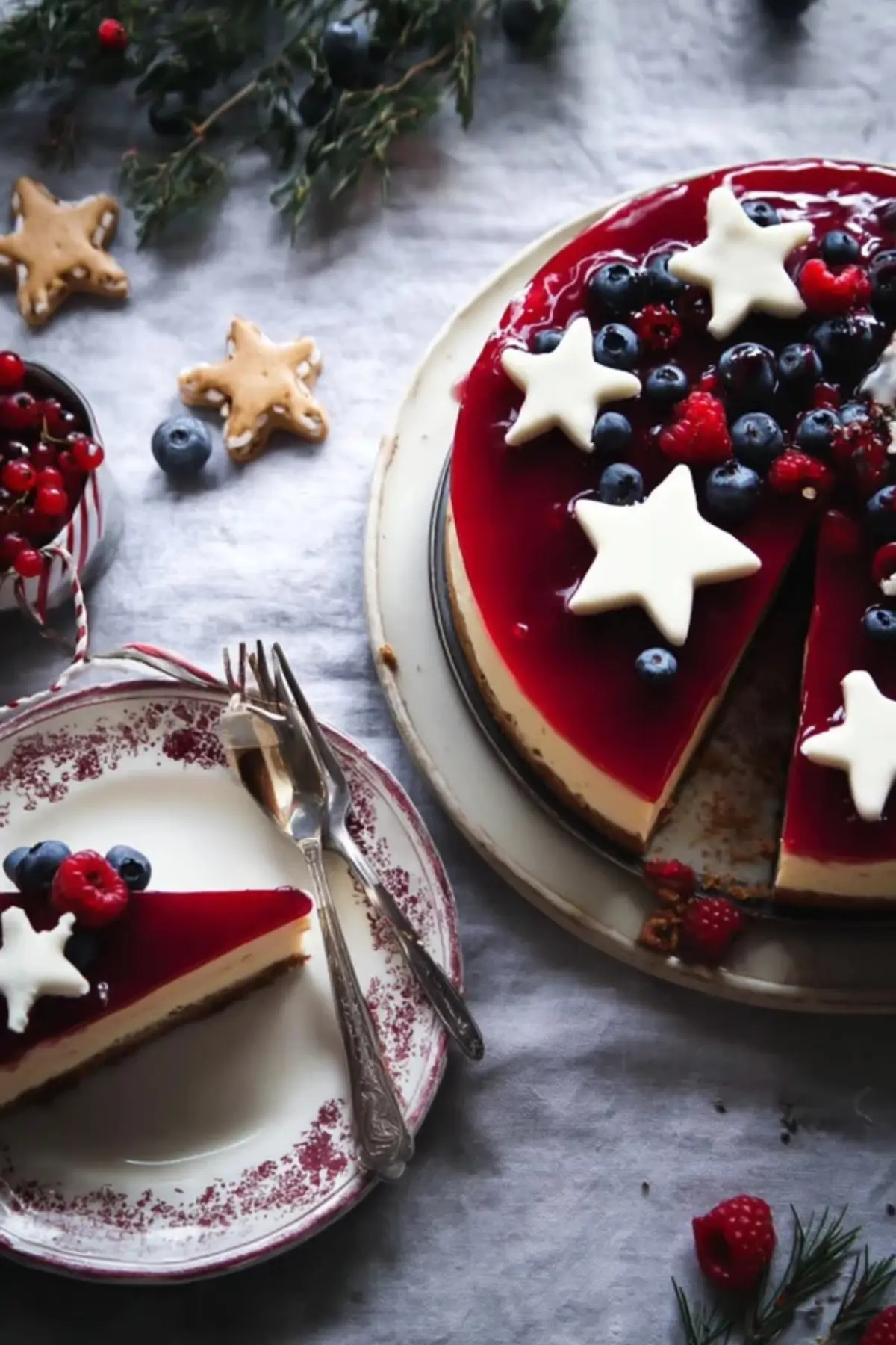 Cheesecake mit Keksboden und Fruchtspiegel