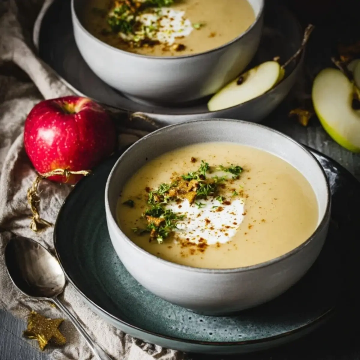 Maronen Apfel Suppe – Cremige Weihnachtsvorspeise mit besonderem Twist ... Maronen Apfel Suppe – Cremige Weihnachtsvorspeise mit besonderem Twist ...