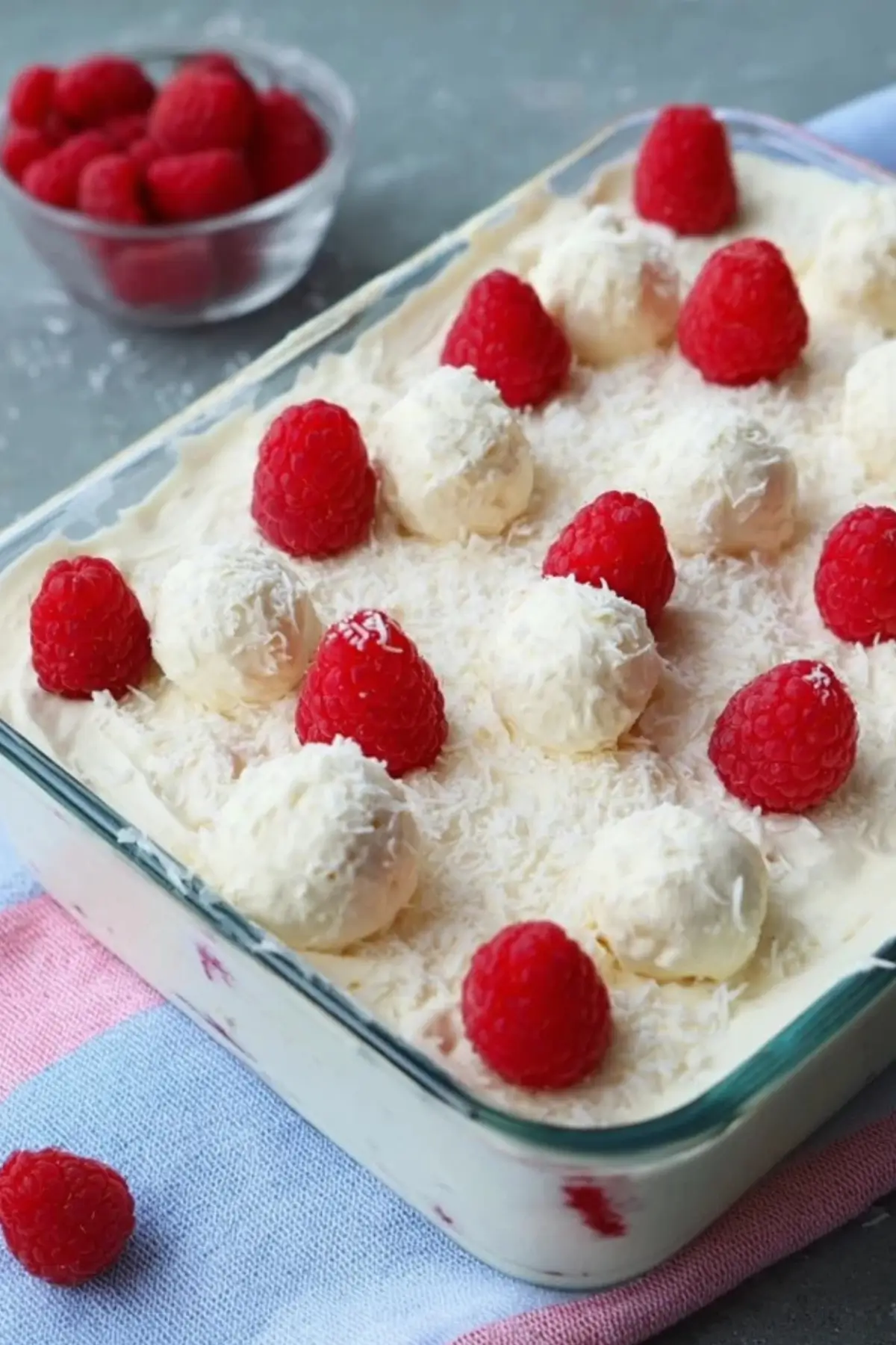 Raffaello Himbeer Quark: Einfaches 5-Zutaten-Dessert - Muma’s Kitchen Raffaello Himbeer Quark: Einfaches 5-Zutaten-Dessert - Muma’s Kitchen