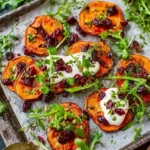 Überbackene Süßkartoffelscheiben zu Salat