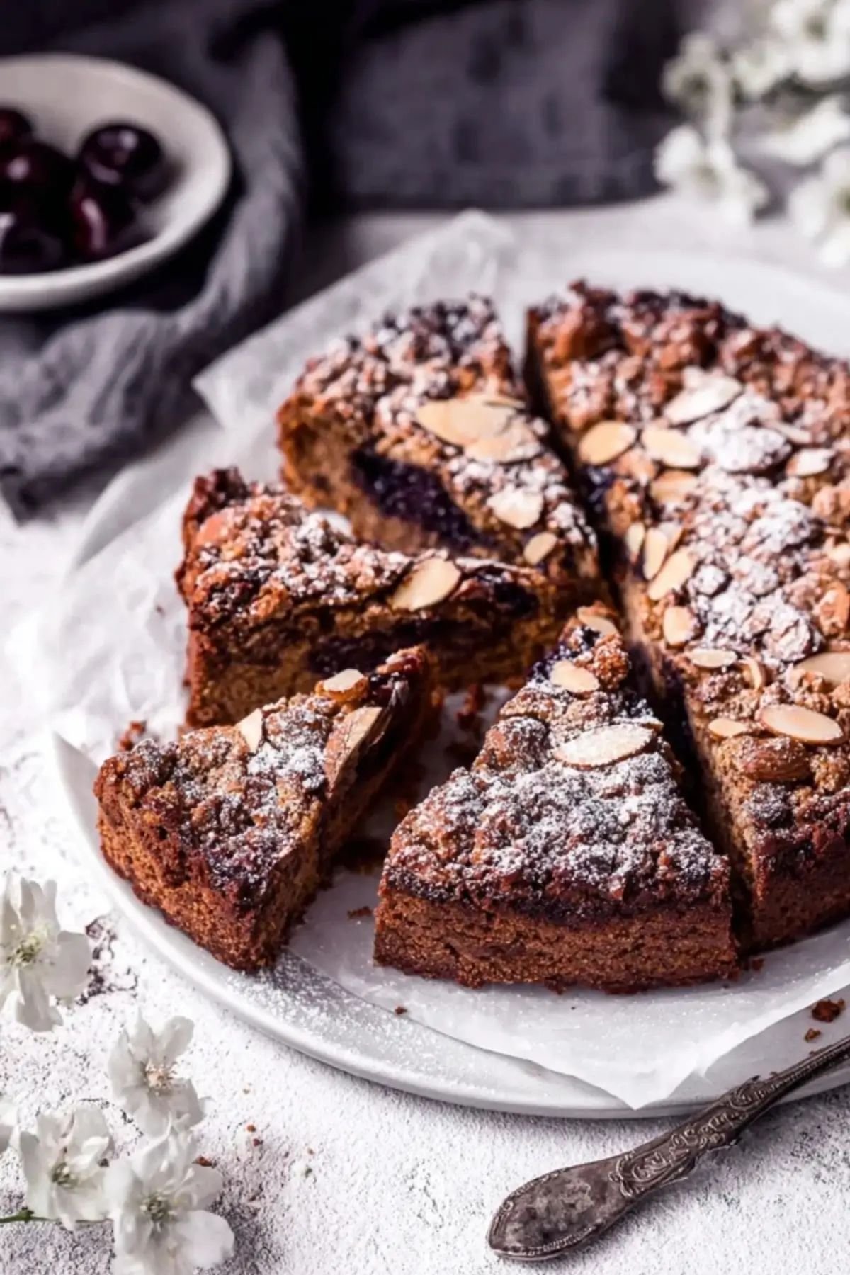 Kirsch Schokokuchen mit Mandelkruste