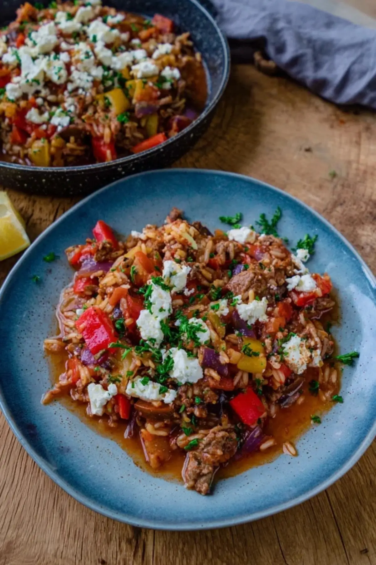 Kritharaki Hackfleisch Pfanne mit Gemüse und Feta