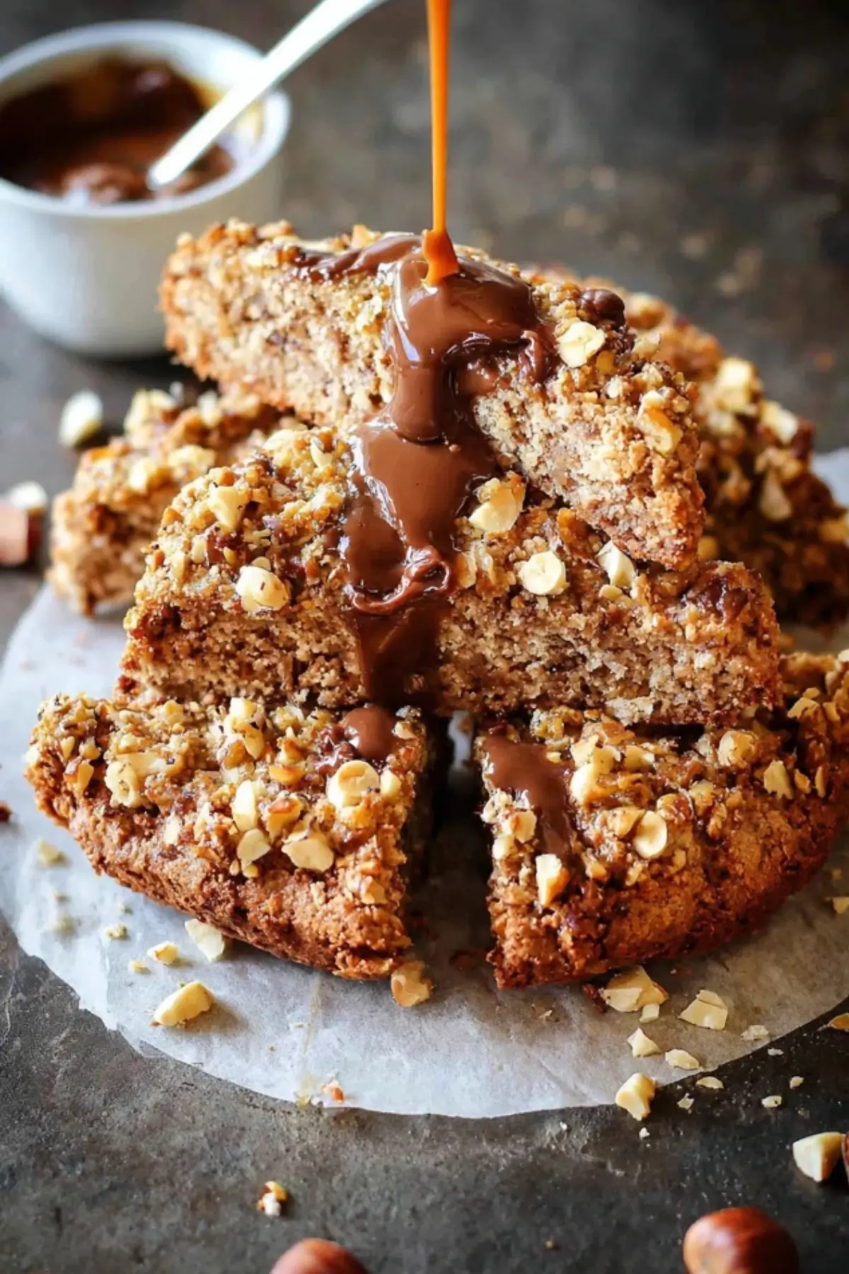 Gesunder Haselnuss Dattelkuchen