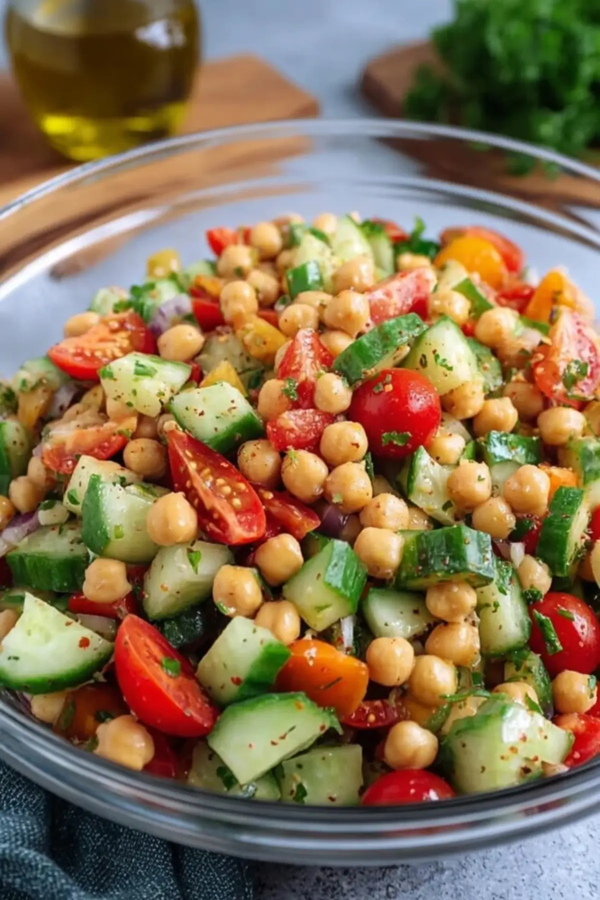 Kichererbsen Salat mit Gurke und Tomaten