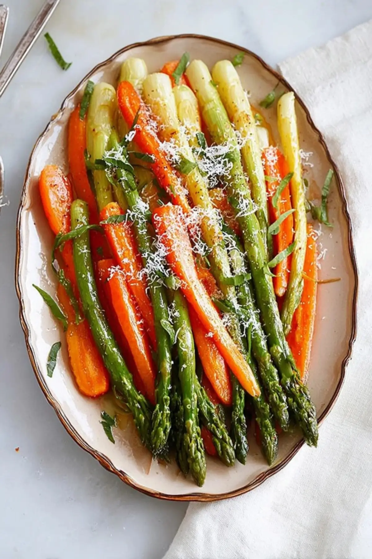 Gerösteter Spargel und Karotten