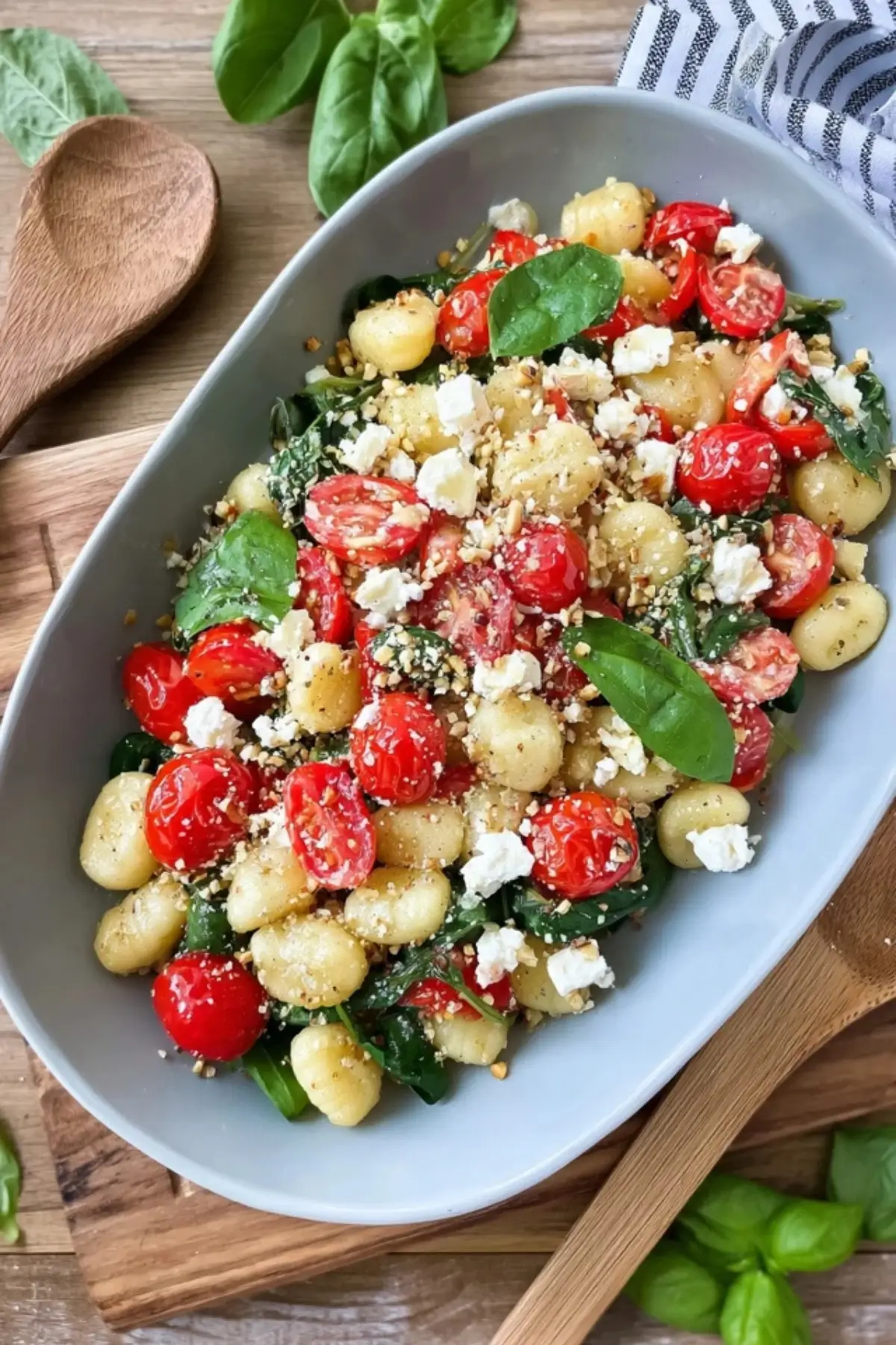 Gnocchi Salat mit Feta und Tomaten