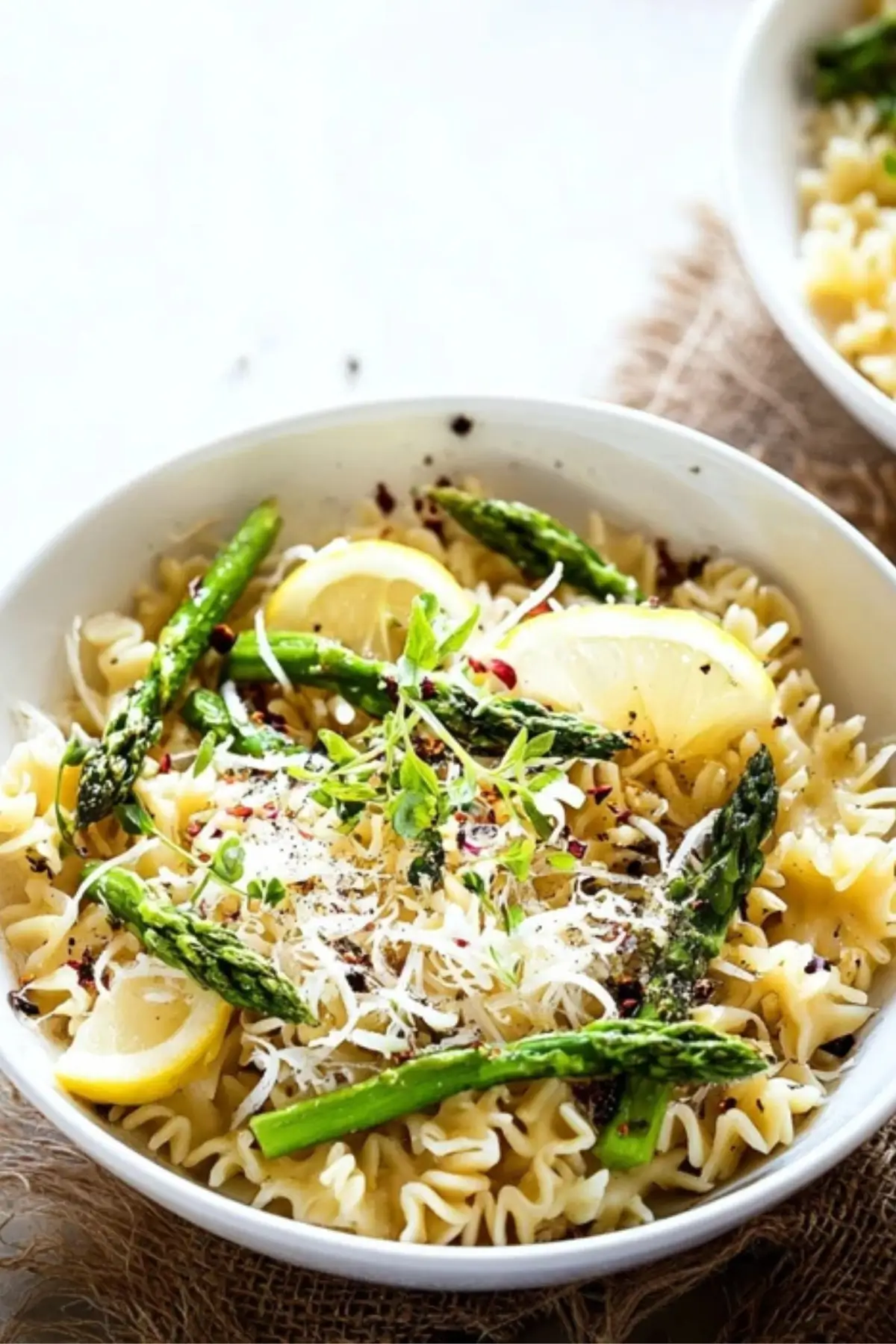 Pasta mit Zitrone und Spargel