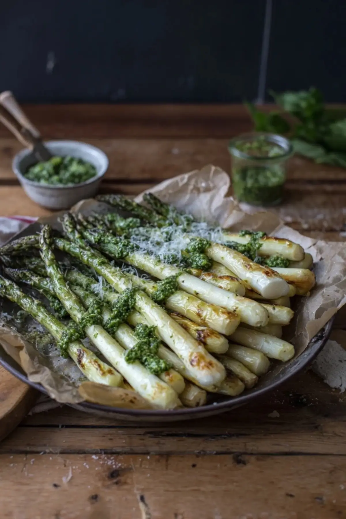 ofenspargel mit baerlauch pesto