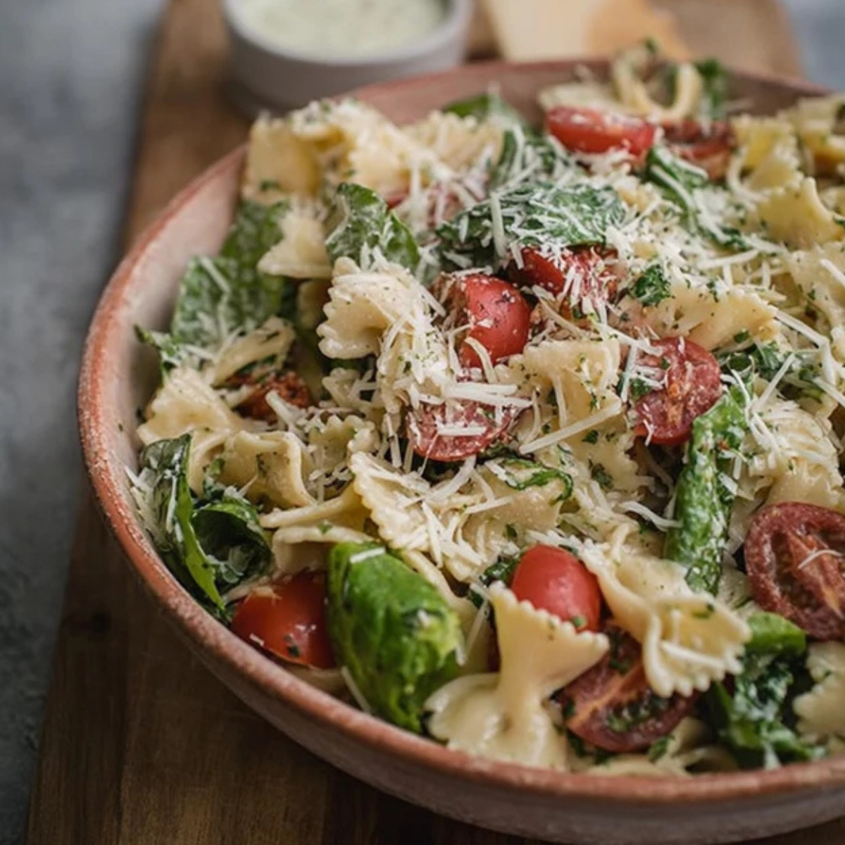 Caesar Pasta Salat - Muma’s Kitchen