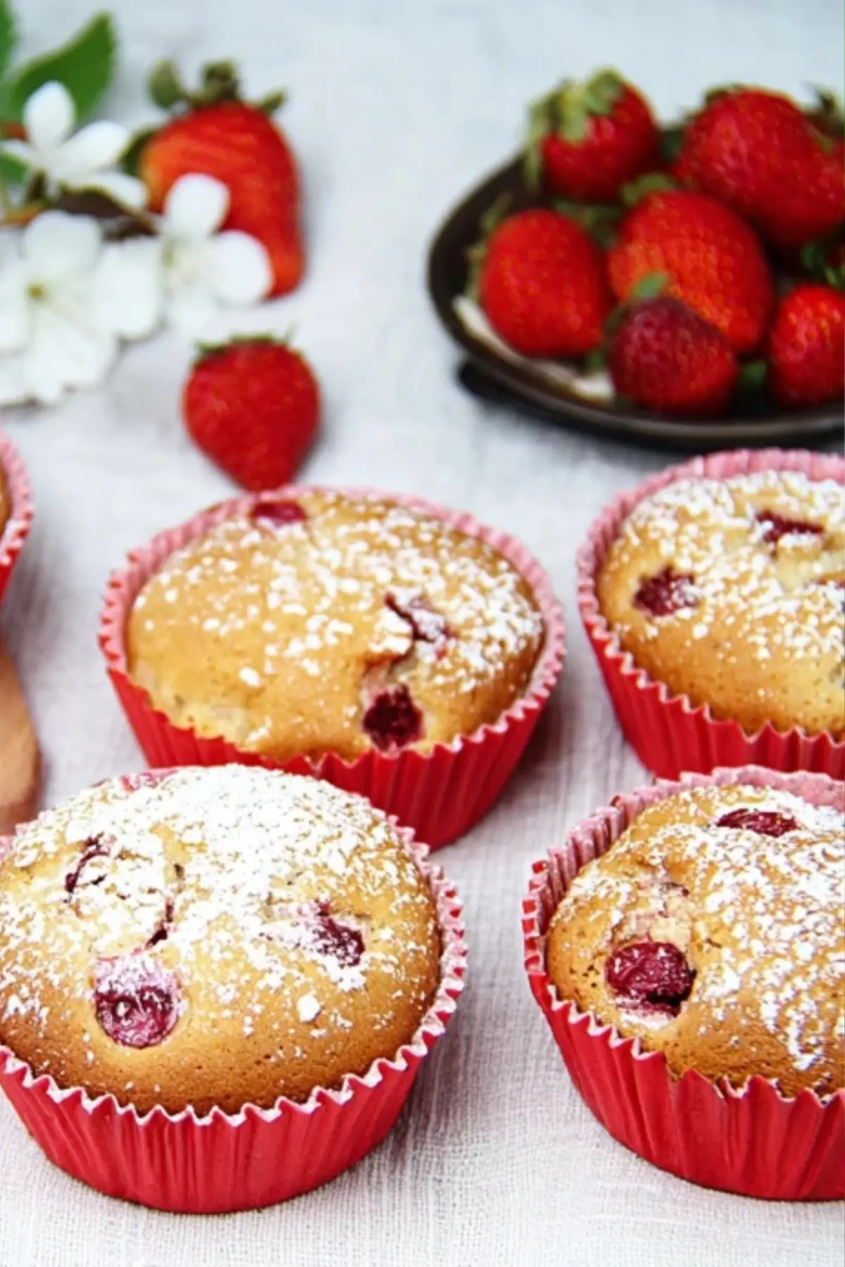 Erdbeer Muffins mit weißer Schokolade