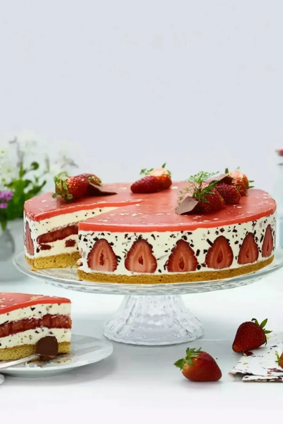 Erdbeer Stracciatella Torte