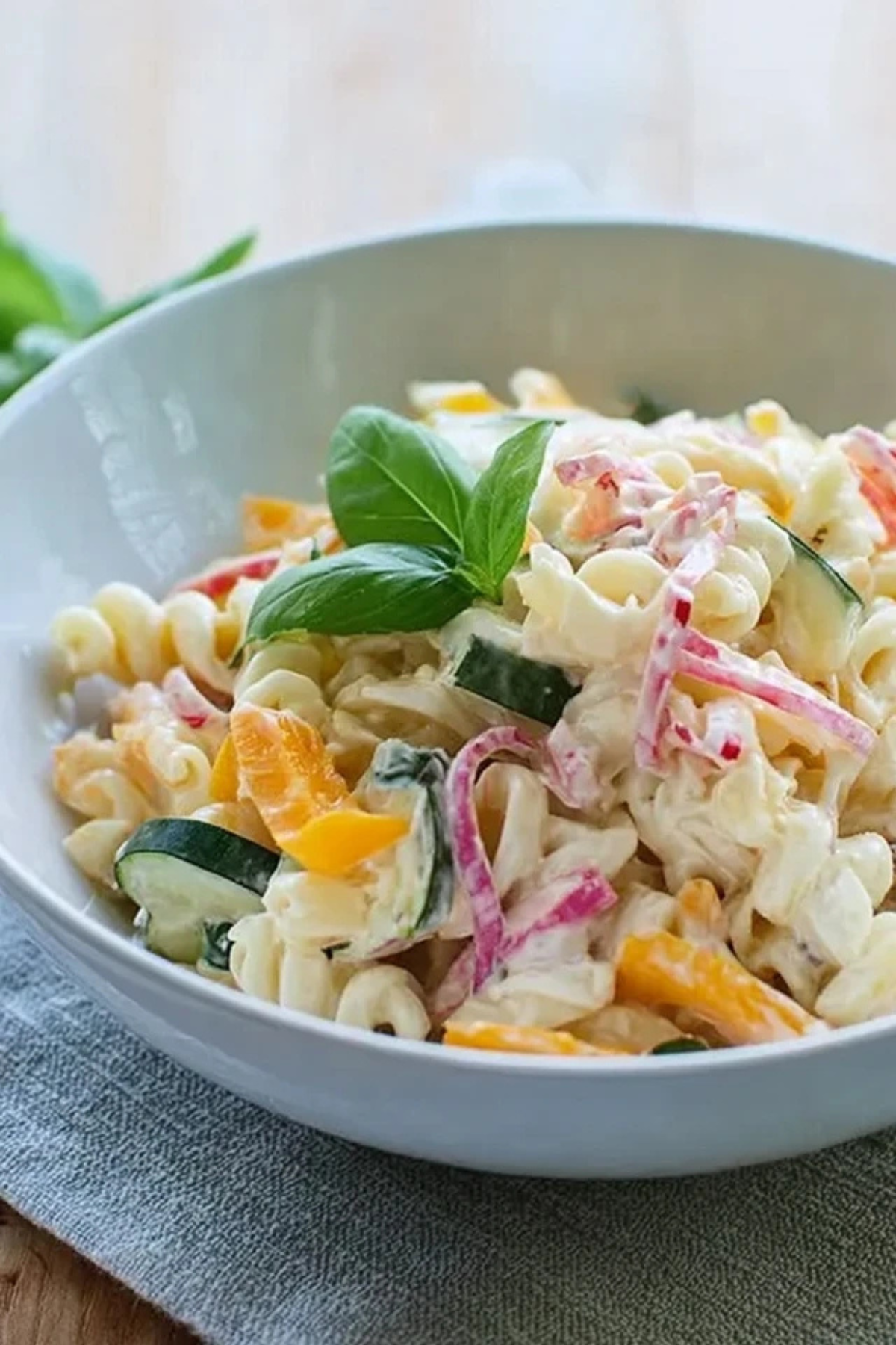 Nudelsalat mit Joghurtdressing