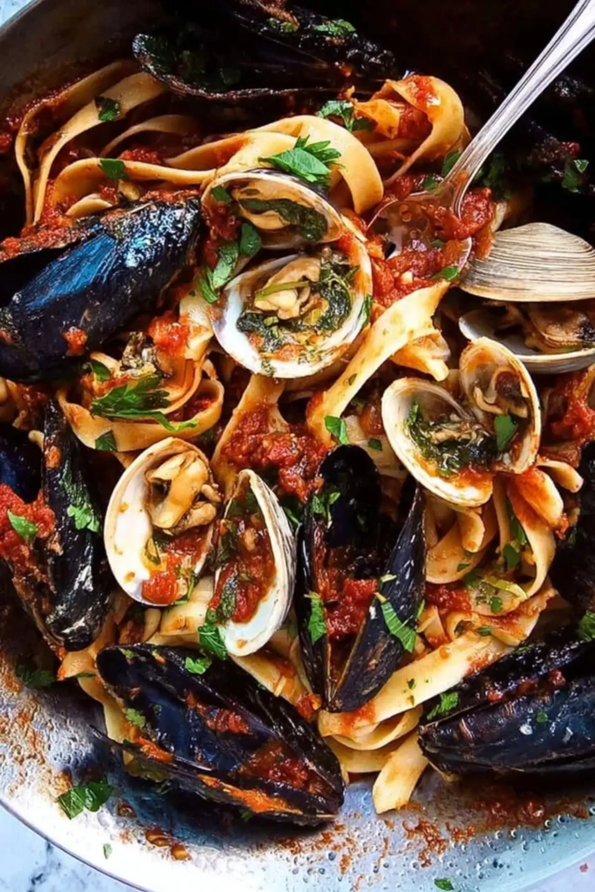 Nudeln mit Tomaten Muschelsauce