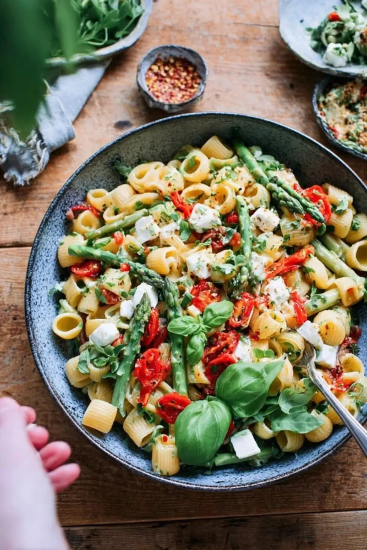 Pasta Spargel Salat mediterran
