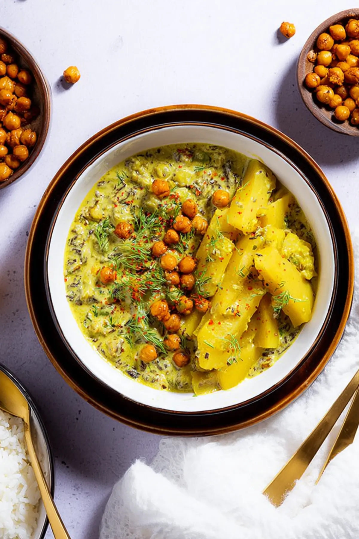 Kohlrabi Curry with Roasted Chickpeas