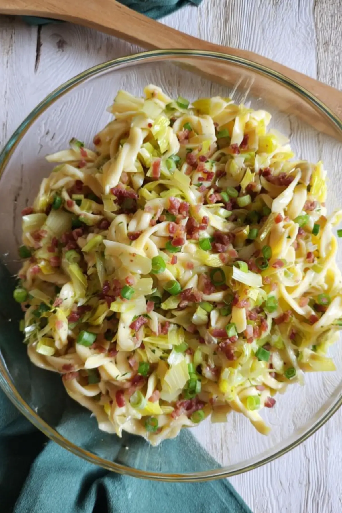 Spätzlesalat mit Lauch
