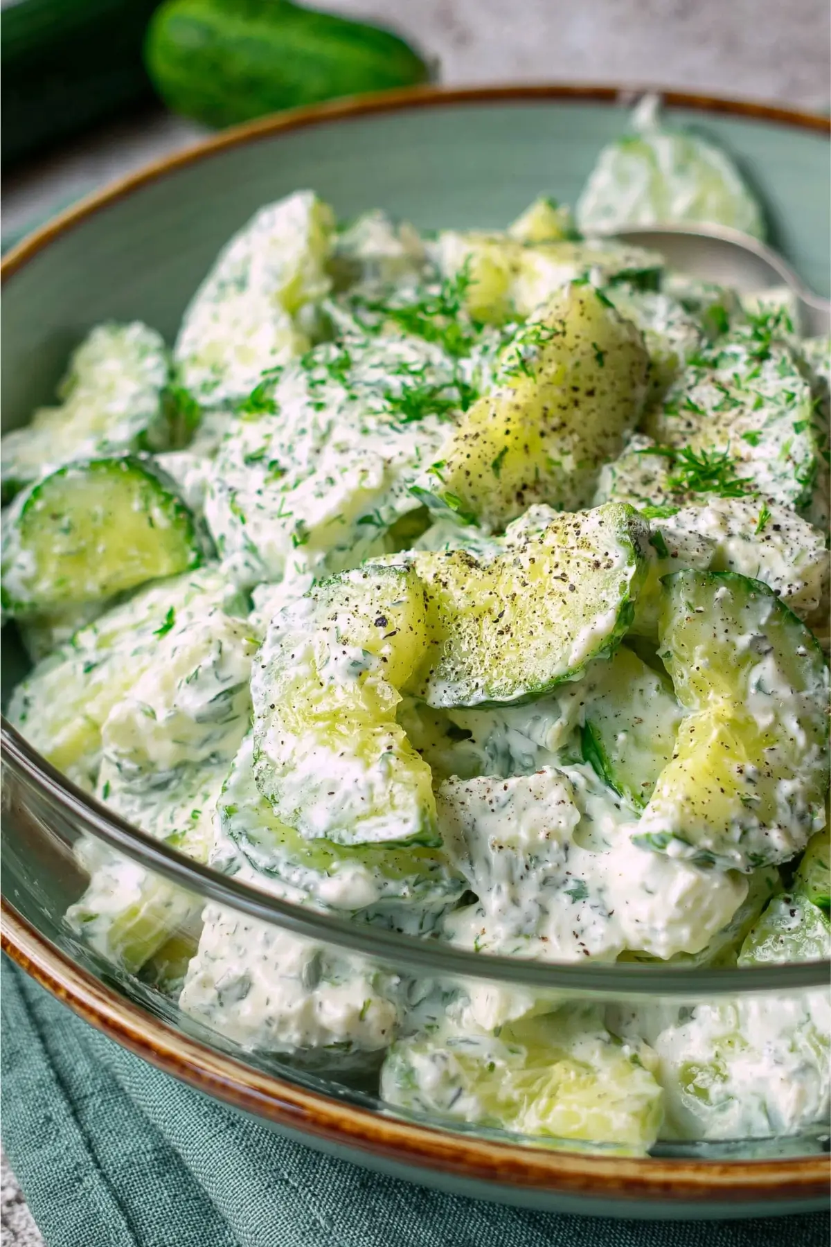 Gurkensalat mit Joghurt Dressing